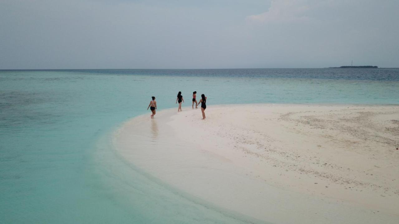 Zeestar Inn Maafushi Exterior photo